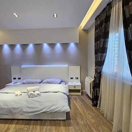 Aura Skanderbeg Square Apartments Tiranë Eksteriør bilde