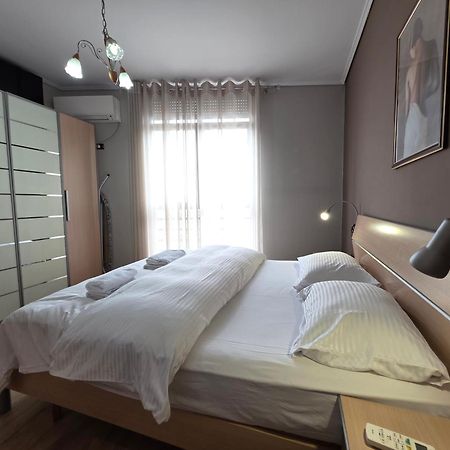 Aura Skanderbeg Square Apartments Tiranë Eksteriør bilde