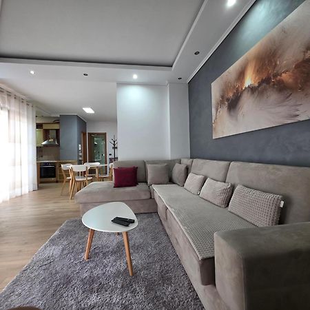 Aura Skanderbeg Square Apartments Tiranë Eksteriør bilde